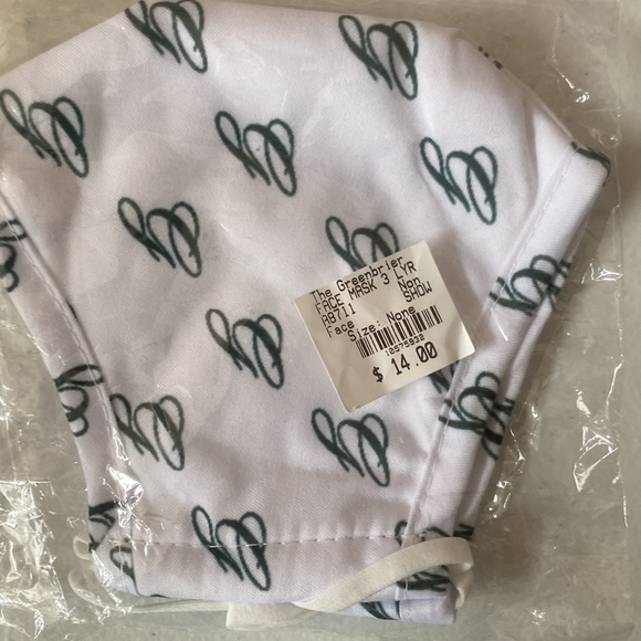 Lot of 4 NEW “The Greenbrier Resort” Logo Face Masks - cloth - Picture 3 of 3